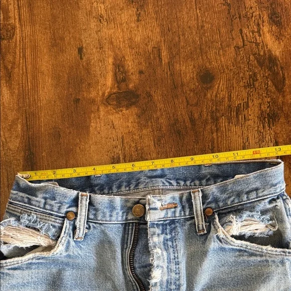Vintage wrangler Light Blue Distressed Women’s Jeans - Picture 4 of 5